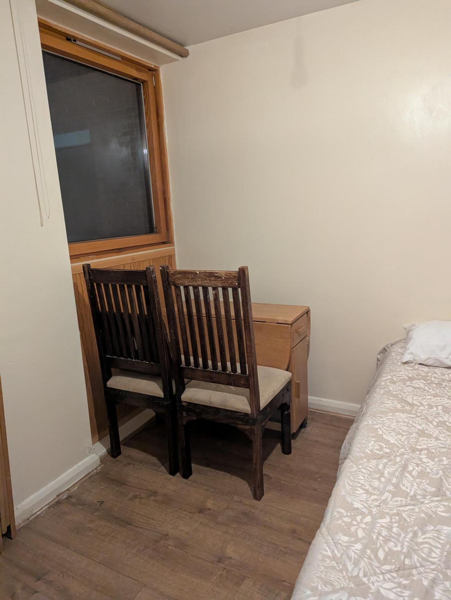 49 Donnington Court Проживание в семье *